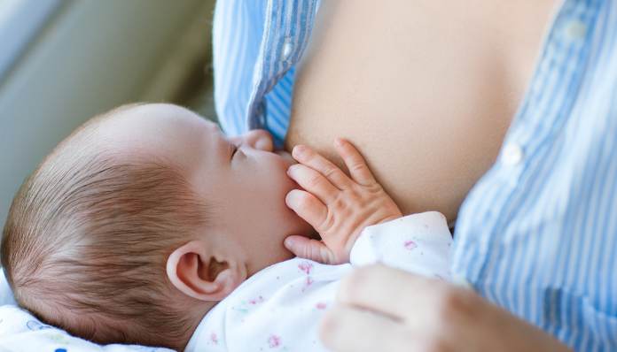 I benefici dell’allattamento al seno per la salute materna