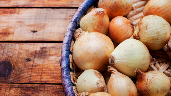 Cipolla e influenza: miti e verità sui rimedi naturali