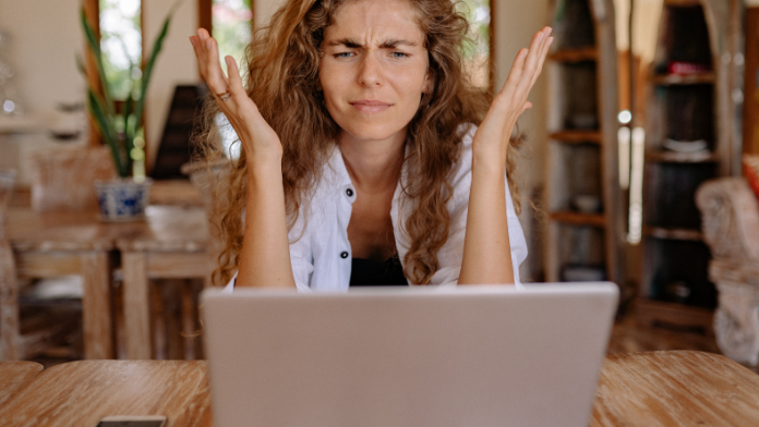 Emotional labor: qual è il “costo nascosto” della gestione delle emozioni?