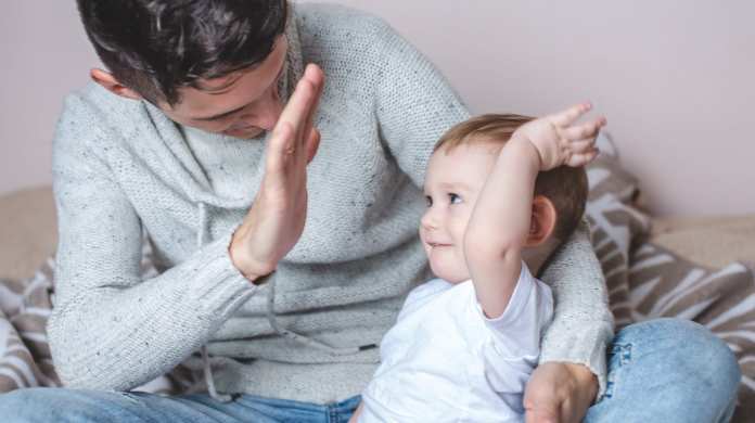 I neonati mentono già a 10 mesi: uno studio spiega perché è normale