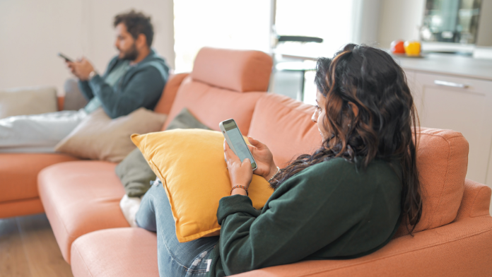 Phubbing: quando lo smartphone diventa il “terzo incomodo”