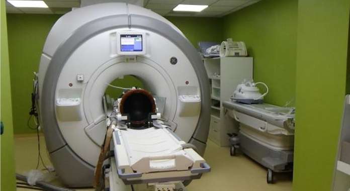 Tumori cerebrali e tremori trattati con gli ultrasuoni