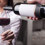 Un bicchiere al giorno allunga la vita o è un rischio? L’intervista al Prof. Metra